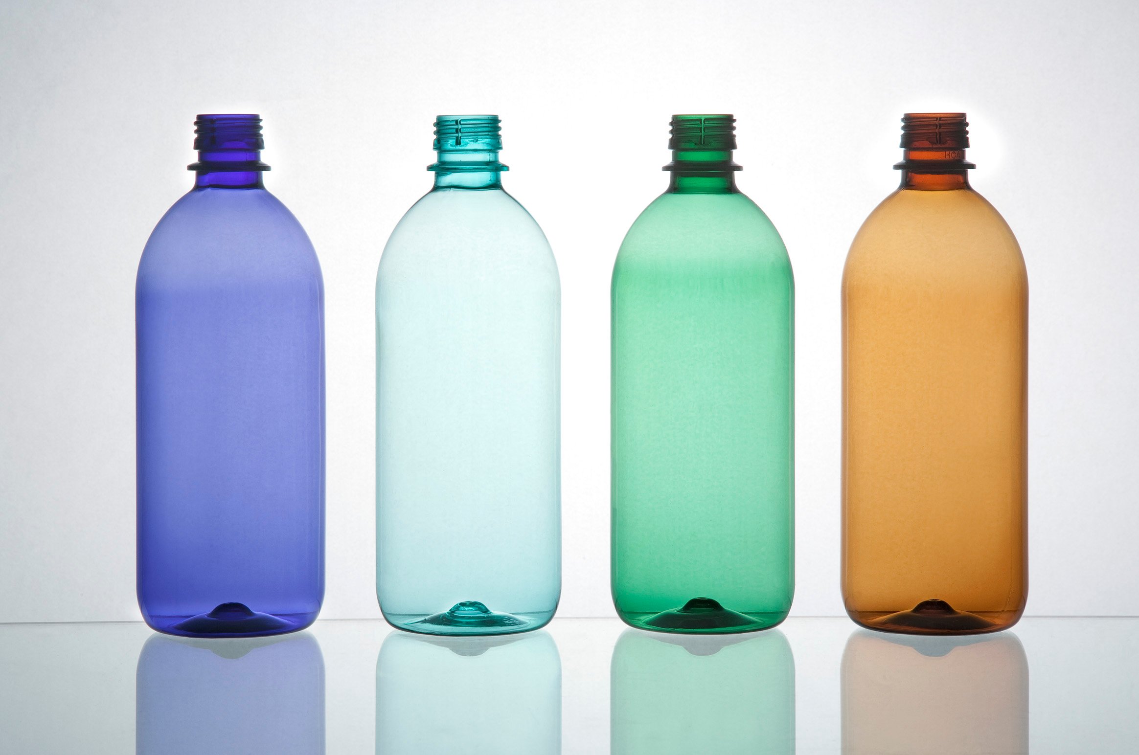 Coloured transparant PET bottles4.lr