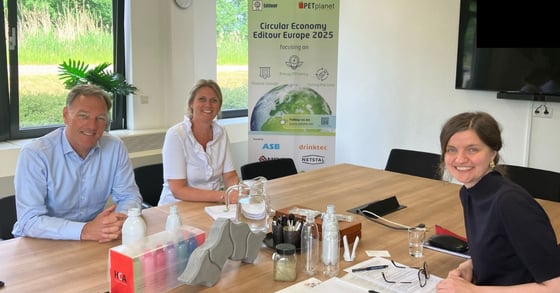 Coen Vinke, CEO (left), Xandra van Turnhout, Head of Global Marketing Communications at Holland Colours and PETplanet editor, Heike Fischer 