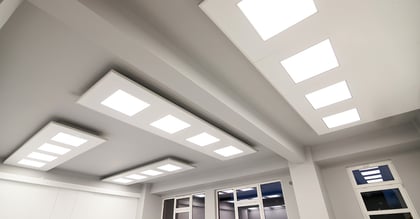 Light sources on the ceiling